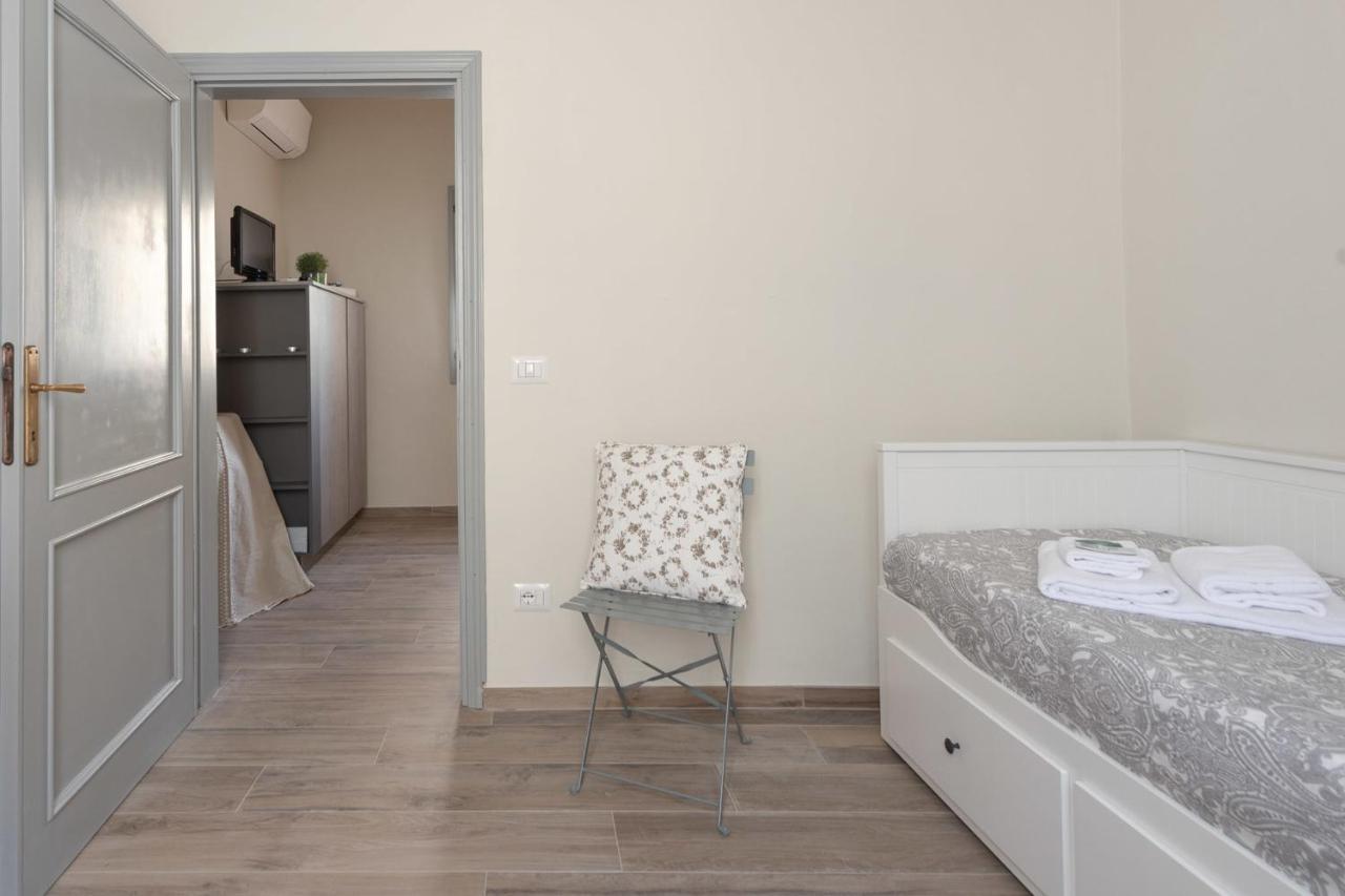 San Zanobi Family In Apartment Florenz